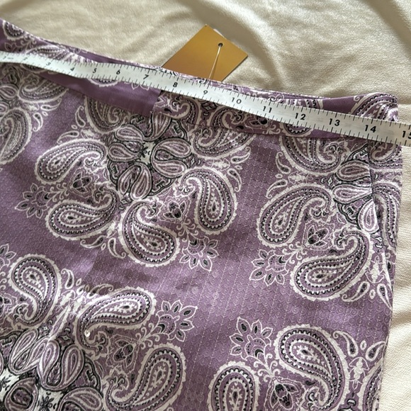 Shorts with paisley pattern and rhinestones - Picture 6 of 7